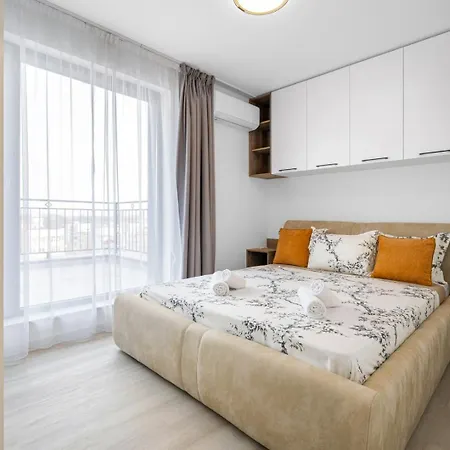 Stylish 2br W/ Free Parking Near Lokomotiv Stadium