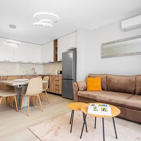 Stylish 2br W/ Free Parking Near Lokomotiv Stadium Daire Filibe