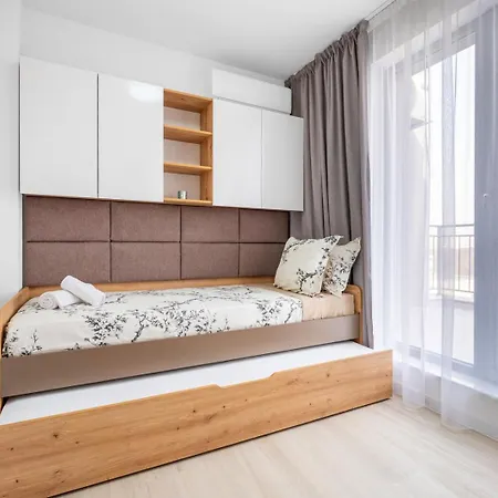 Stylish 2br W/ Free Parking Near Lokomotiv Stadium Daire