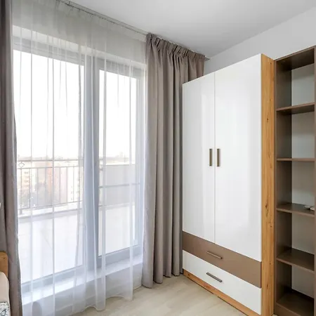 Daire Stylish 2br W/ Free Parking Near Lokomotiv Stadium Filibe